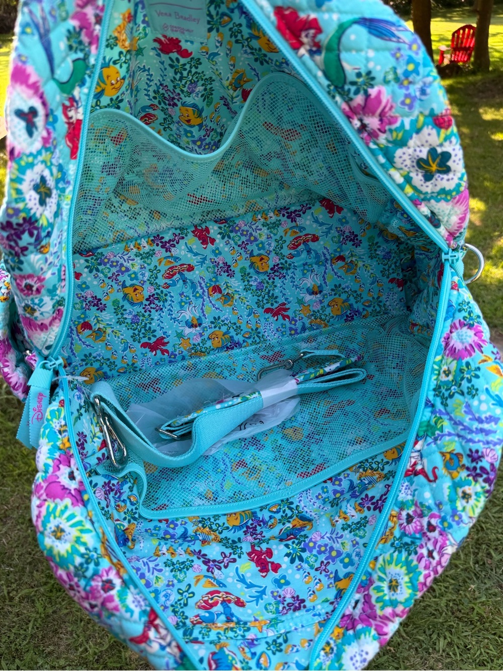 Rare Vera Bradley Disney Ariel Floral Weekender Travel Bag NWT - Picture 3 of 12